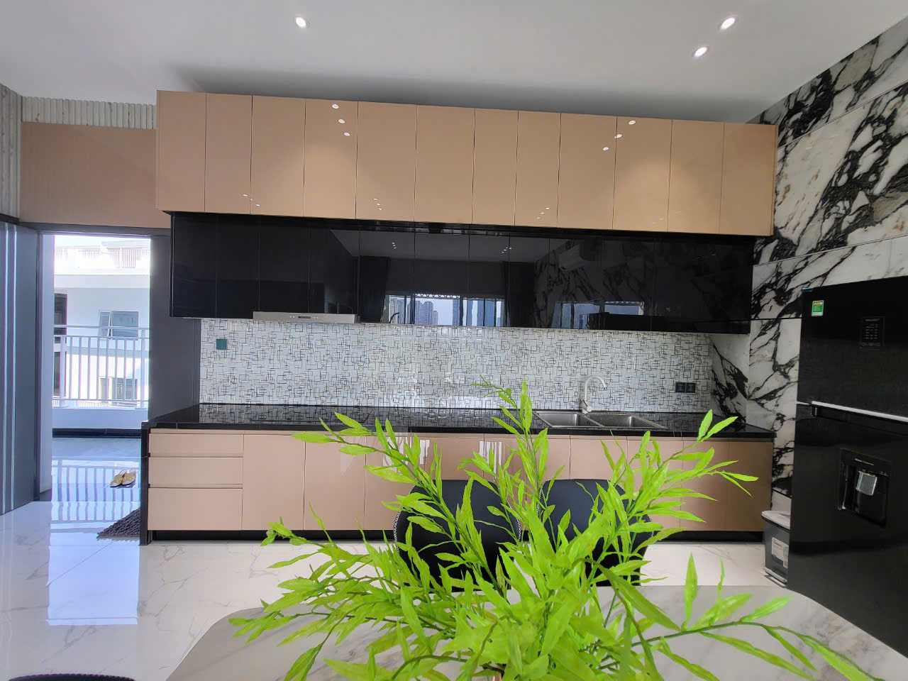 Full kitchen